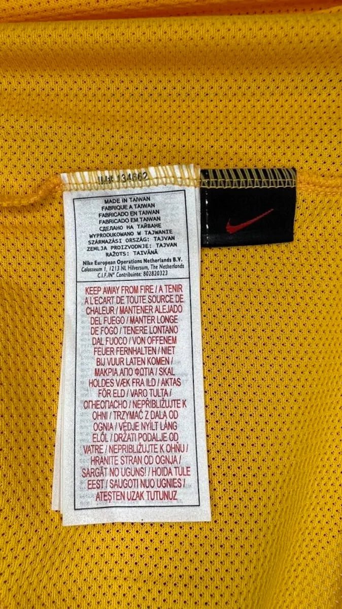 2003/04 RC Lens Domicile (L) - Iconic Football Shop