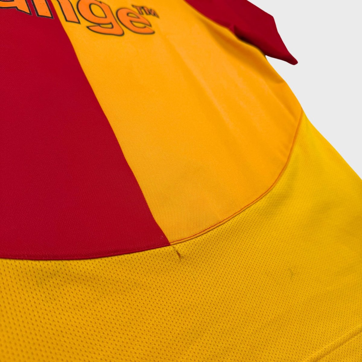 2003/04 RC Lens Domicile (L) - Iconic Football Shop