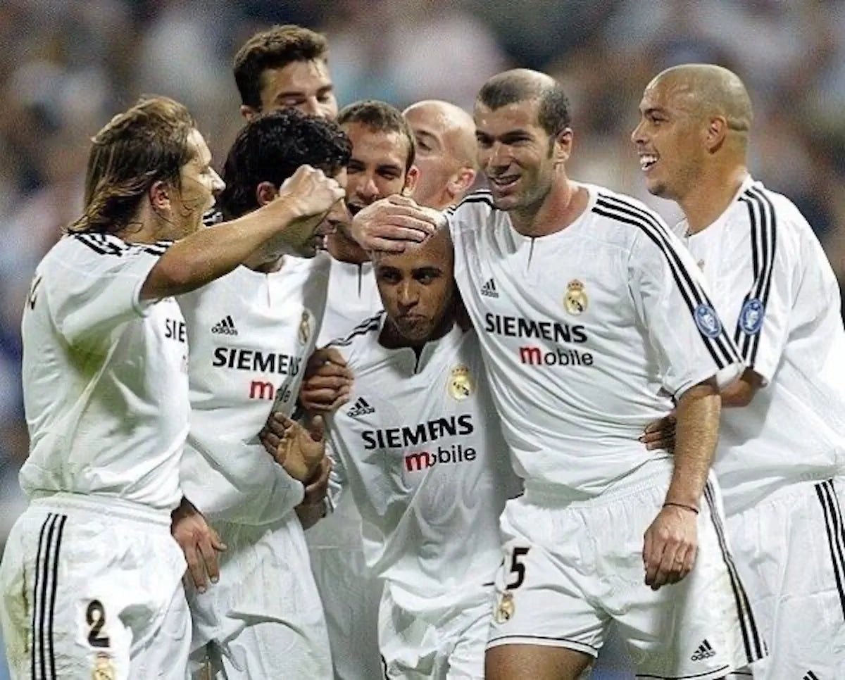 2003/04 Real Madrid Domicile (L) - Iconic Football Shop