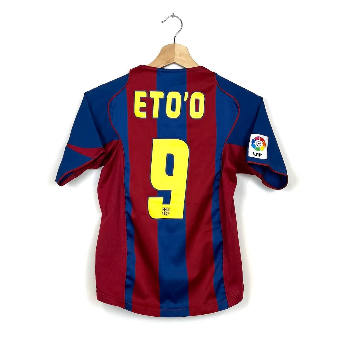 2004/05 Barcelone Domicile - Eto'o 9 (10/12a) - Iconic Football Shop