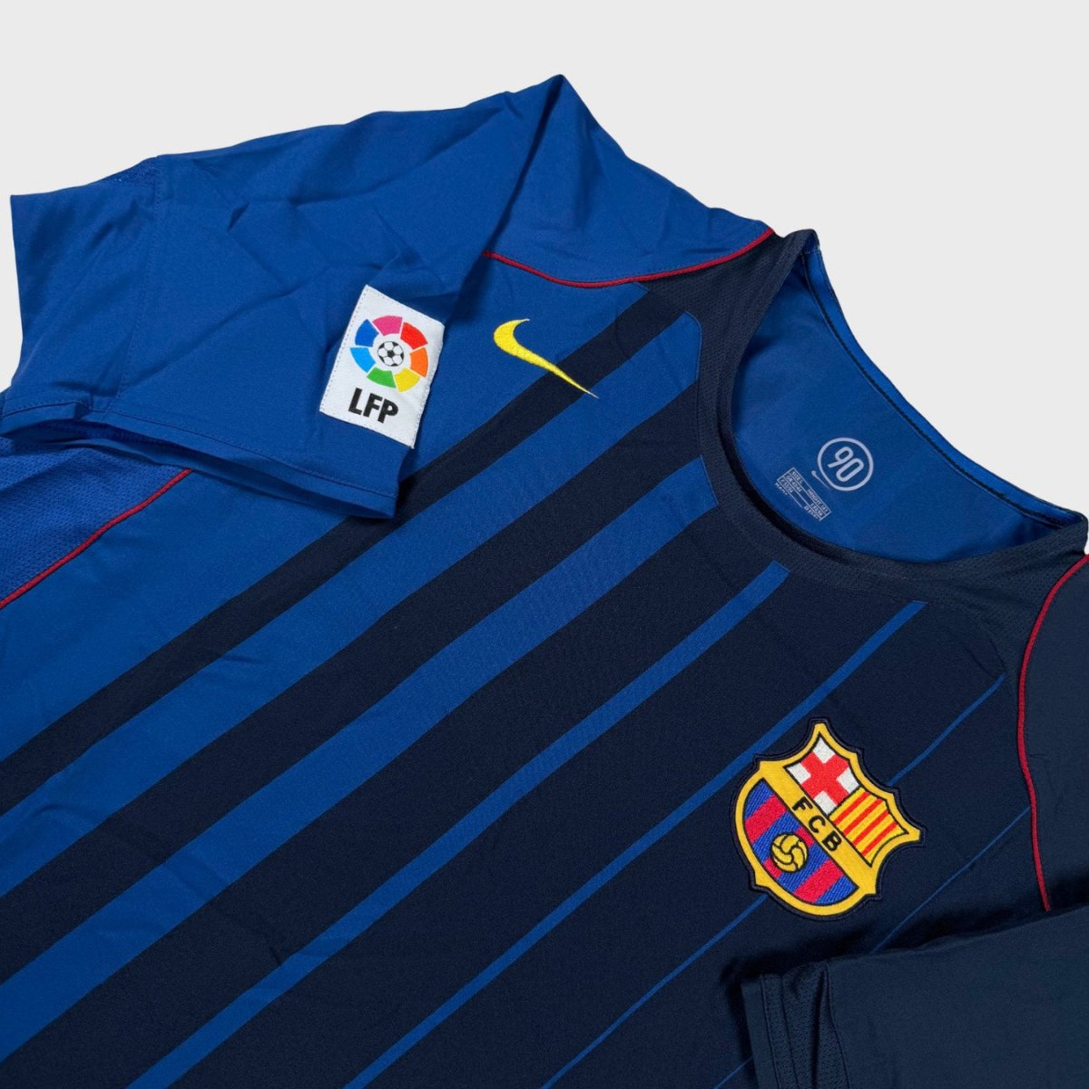 2004/05 Barcelone Extérieur (L) - Iconic Football Shop