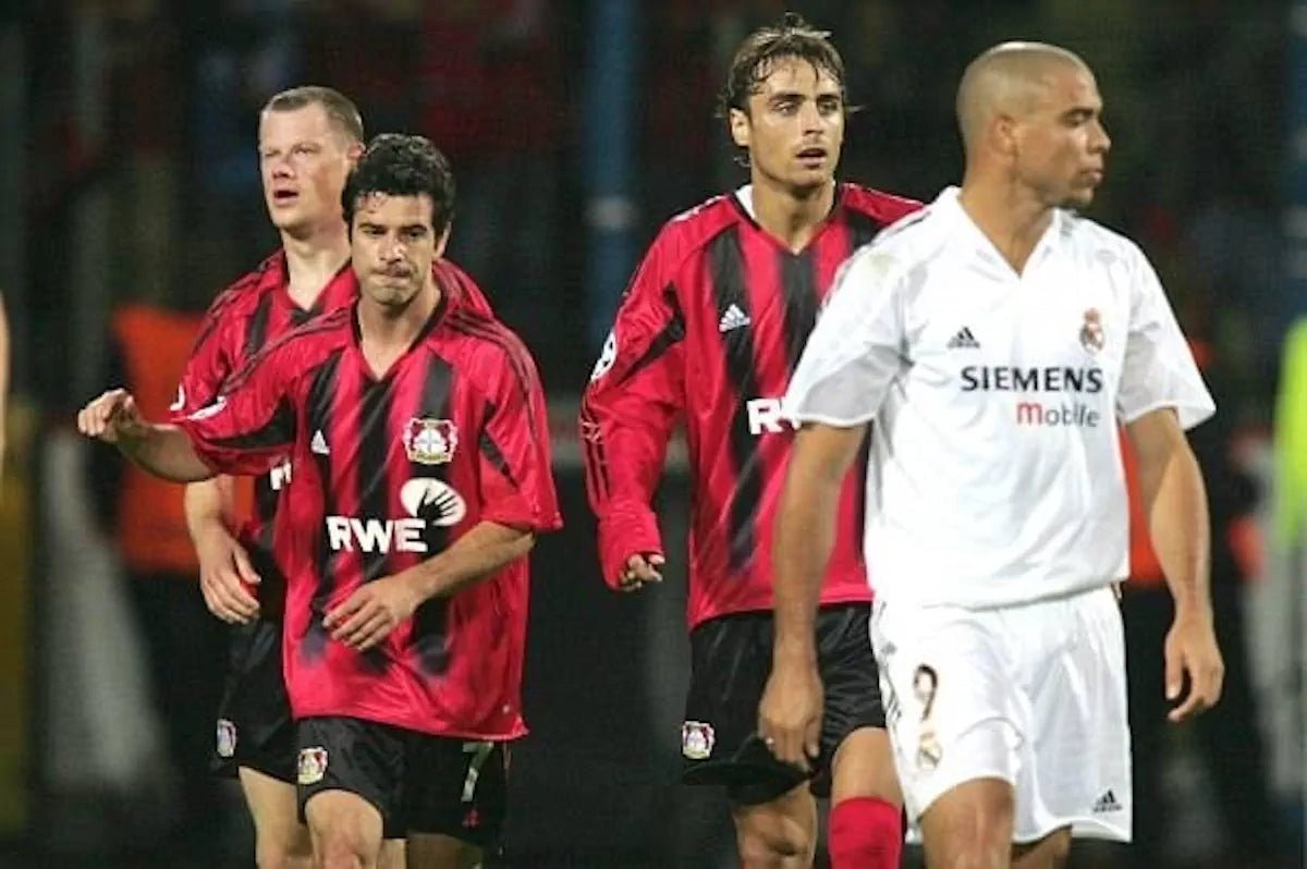 2004/05 Bayer Leverkusen Domicile (XL) - Iconic Football Shop