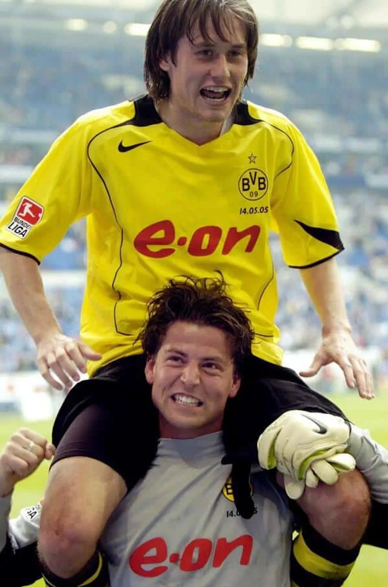 2004/05 Dortmund Domicile (S) - Iconic Football Shop