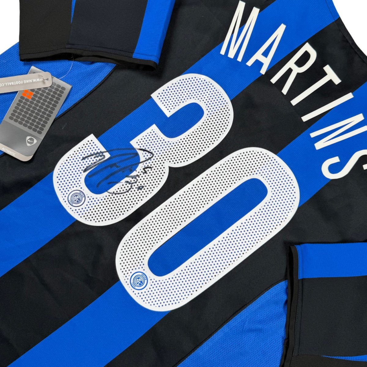 2004/05 Inter Milan Domicile - Martins 30 *SIGNÉ* (L) - Iconic Football Shop