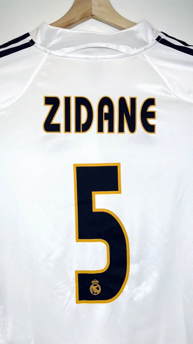 2004/05 Real Madrid Domicile - Zidane 5 (L) - Iconic Football Shop