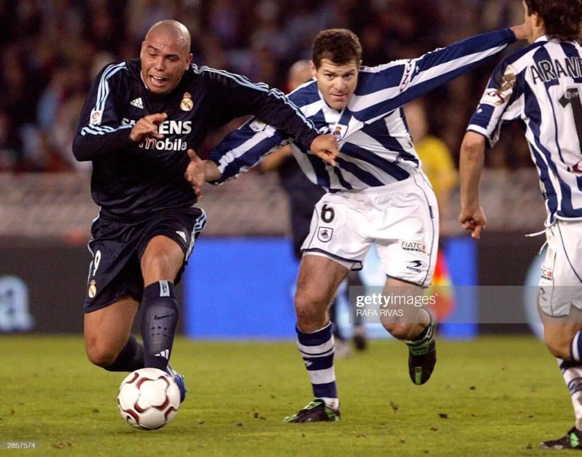 2004/05 Real Madrid Extérieur - Ronaldo 9 (XL) - Iconic Football Shop