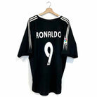 2004/05 Real Madrid Extérieur - Ronaldo 9 (XL) - Iconic Football Shop