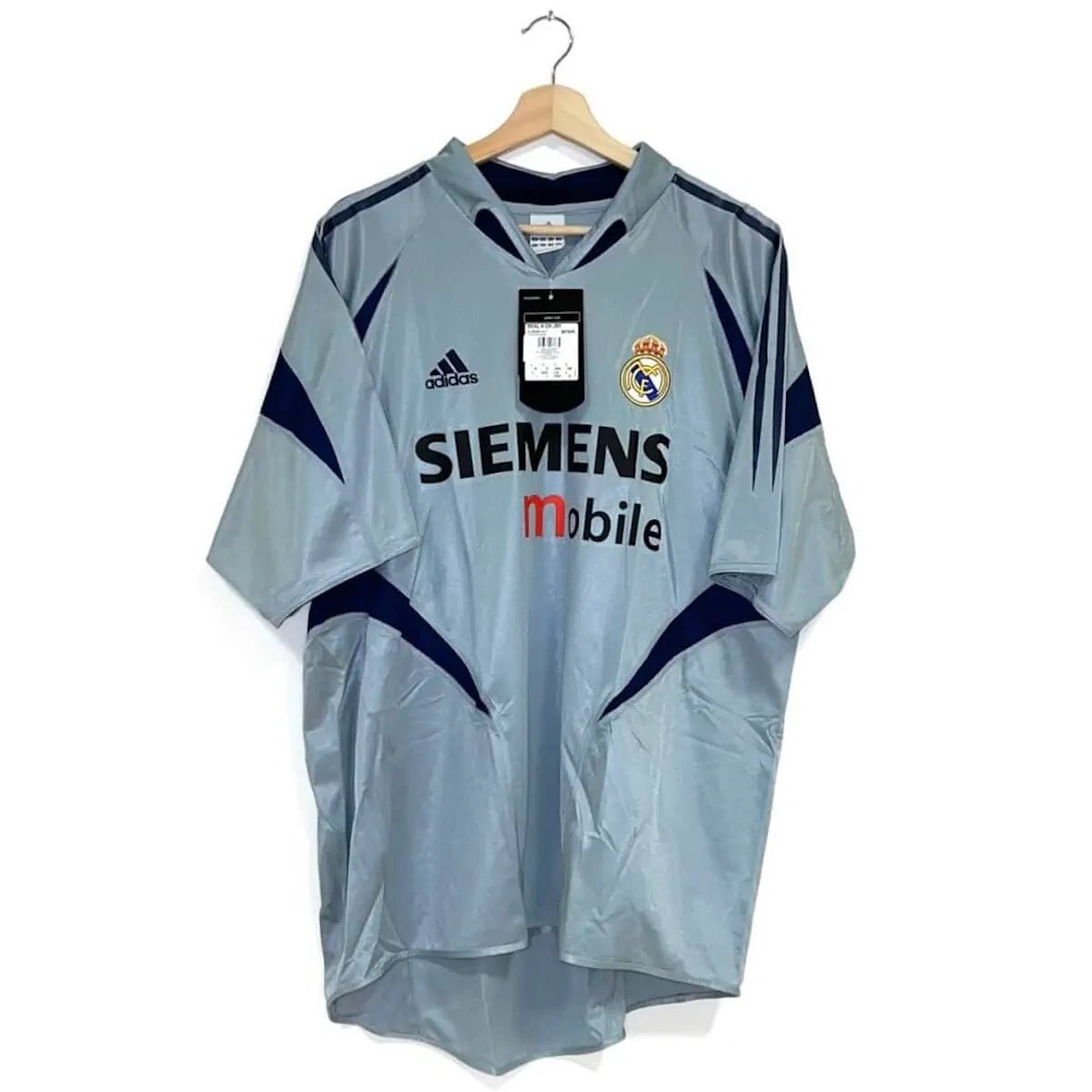 2004/05 Real Madrid Goal Keeper - Casillas 1 (L) - Iconic Football Shop