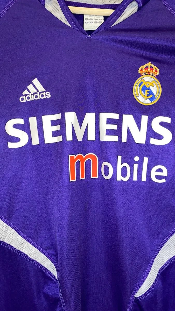 2004/05 Real Madrid Goal Keeper (L) - Iconic Football Shop