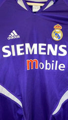 2004/05 Real Madrid Goal Keeper (L) - Iconic Football Shop