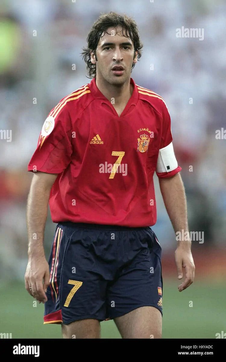 2004/06 Espagne Domicile - Raul 7 (L) - Iconic Football Shop