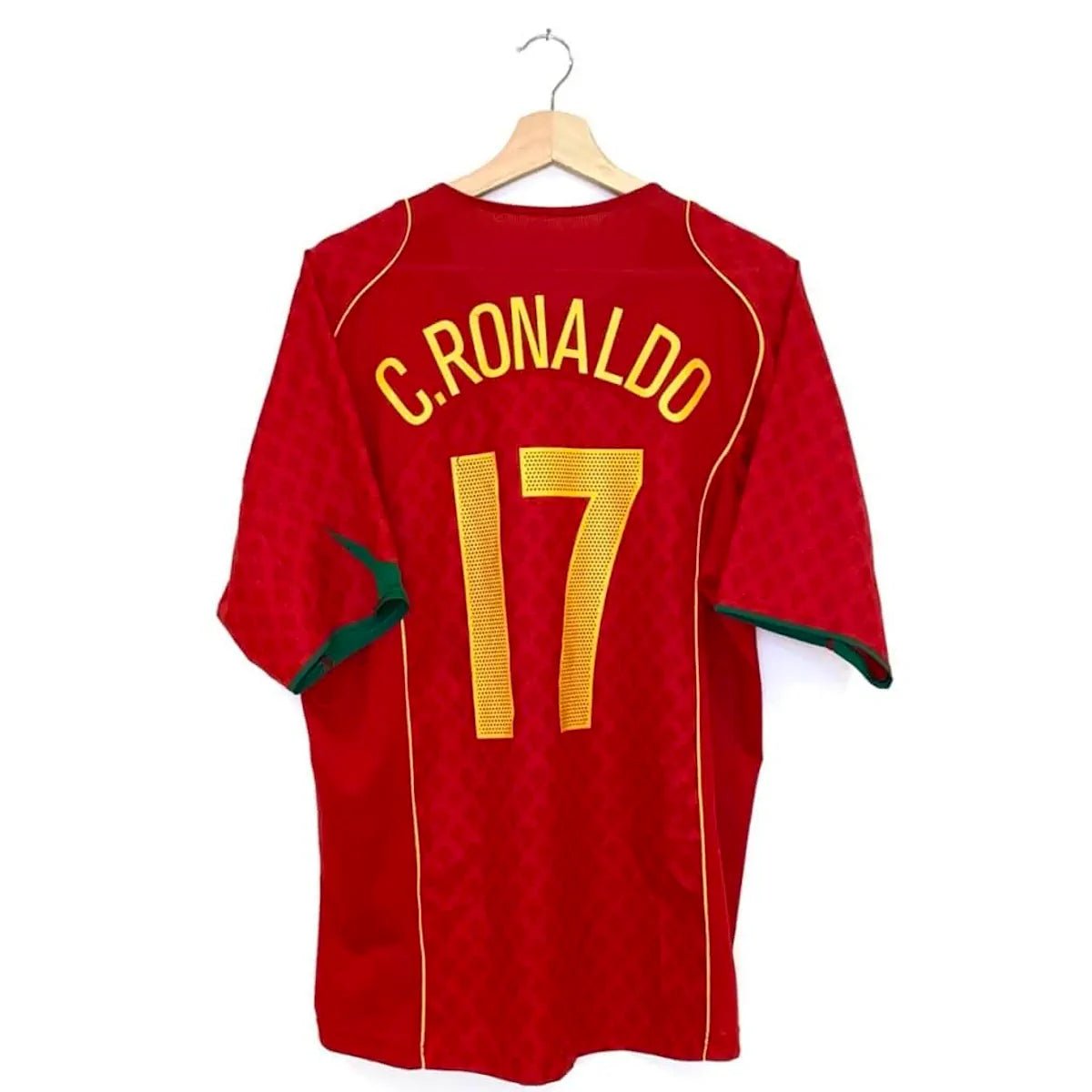 2004/06 Portugal Domicile - C.Ronaldo 17 (L) - Iconic Football Shop