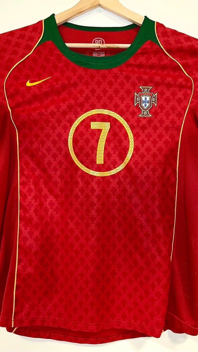 2004/06 Portugal Domicile - Figo 7 (XL) - Iconic Football Shop