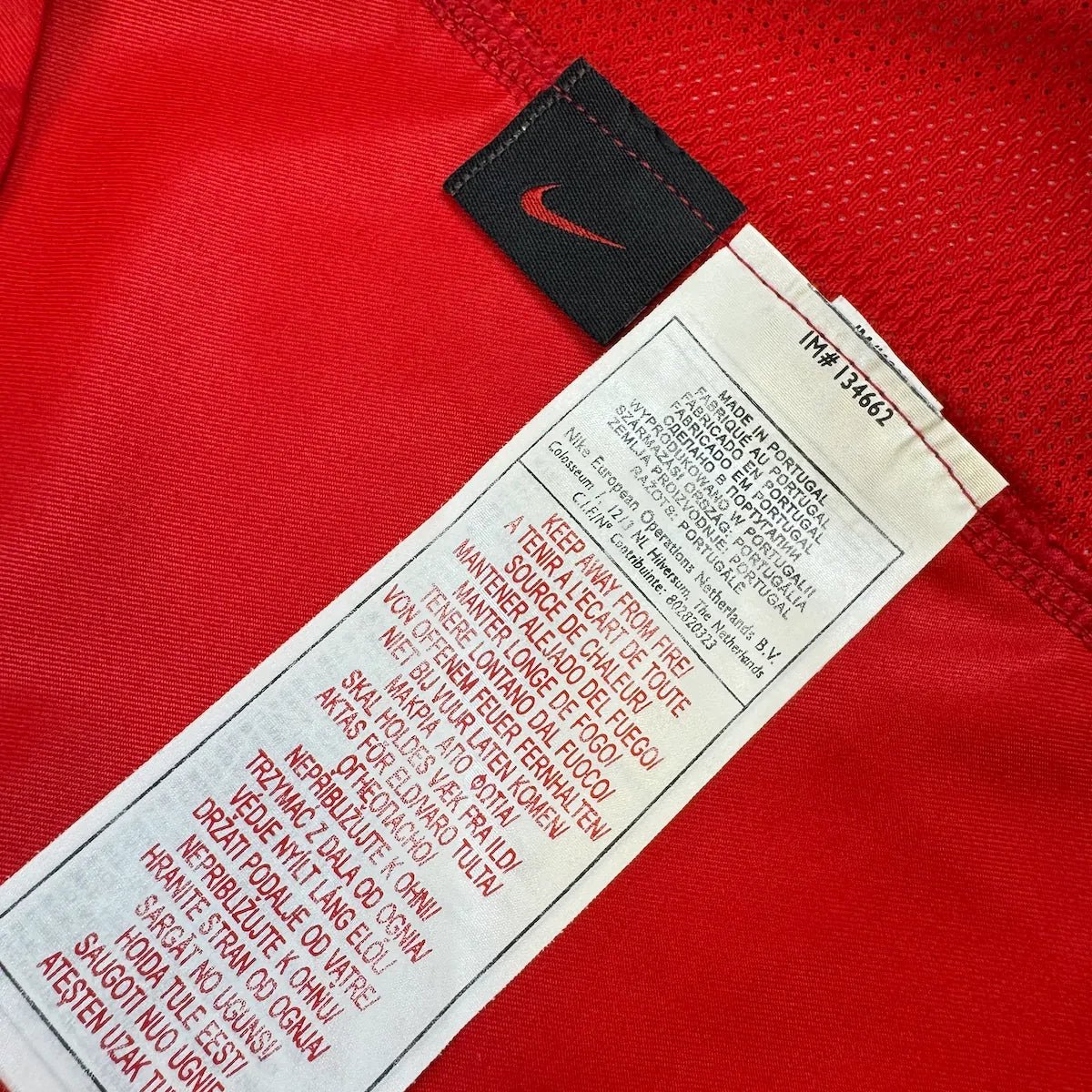 2004/06 Portugal Domicile (XL) - Iconic Football Shop