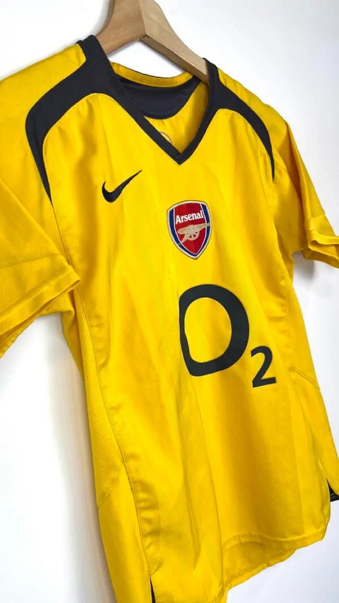 2005/06 Arsenal Extérieur (10/12a) - Iconic Football Shop