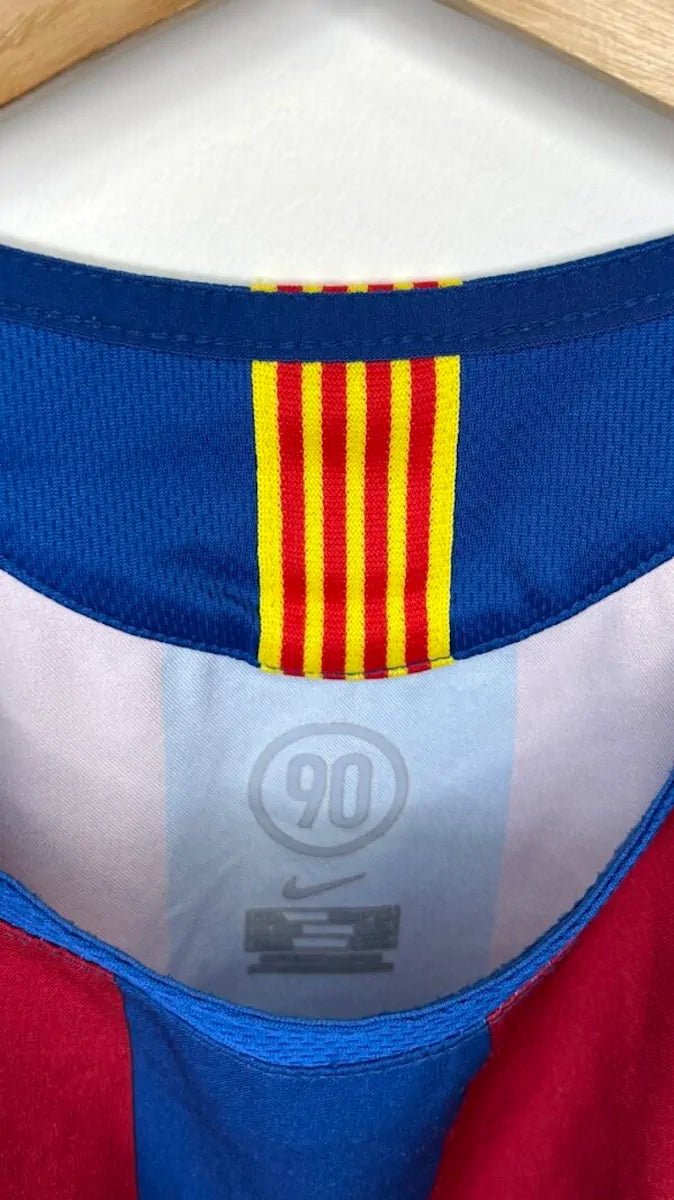 2005/06 Barcelone Domicile (L) - Iconic Football Shop