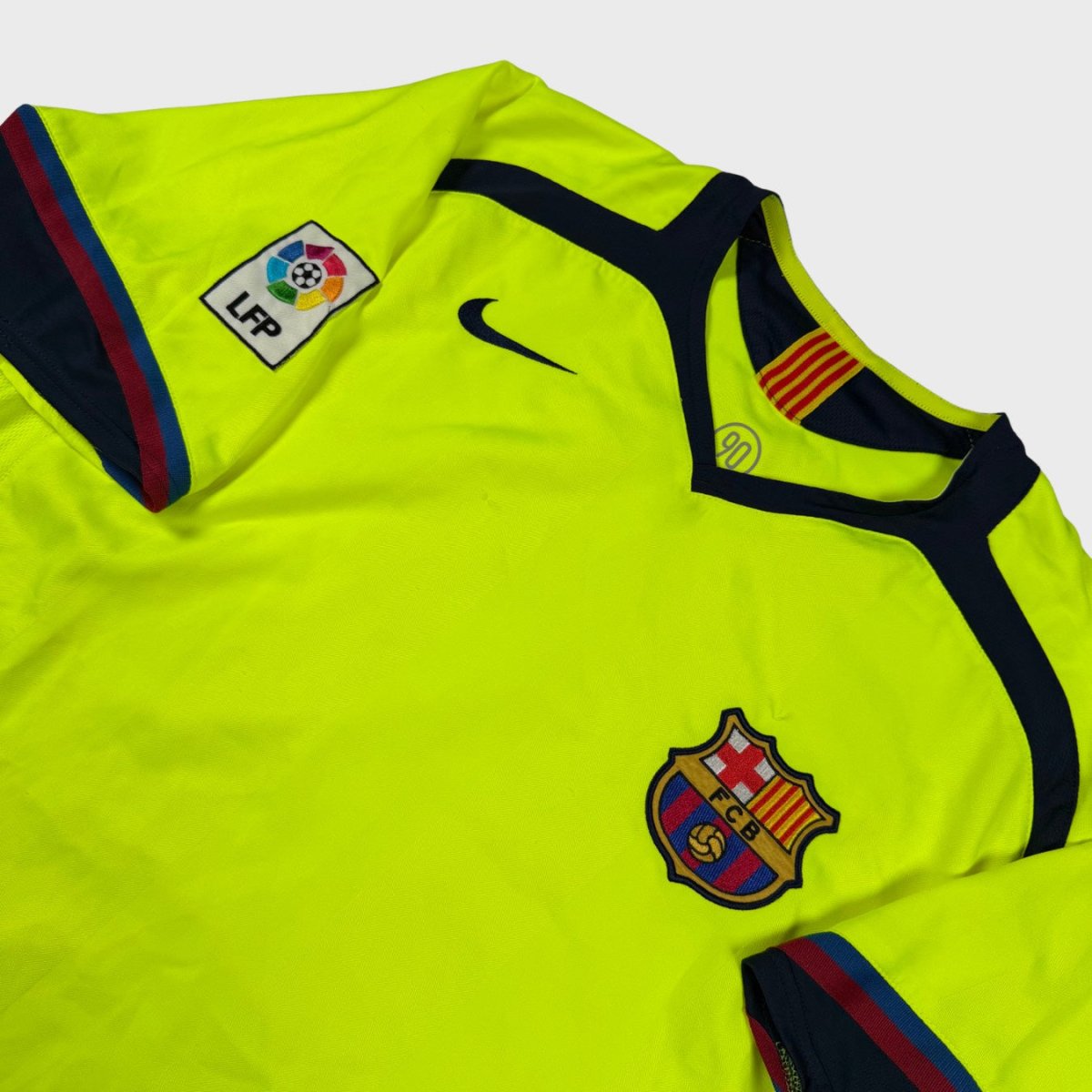 2005/06 Barcelone Extérieur (L) - Iconic Football Shop