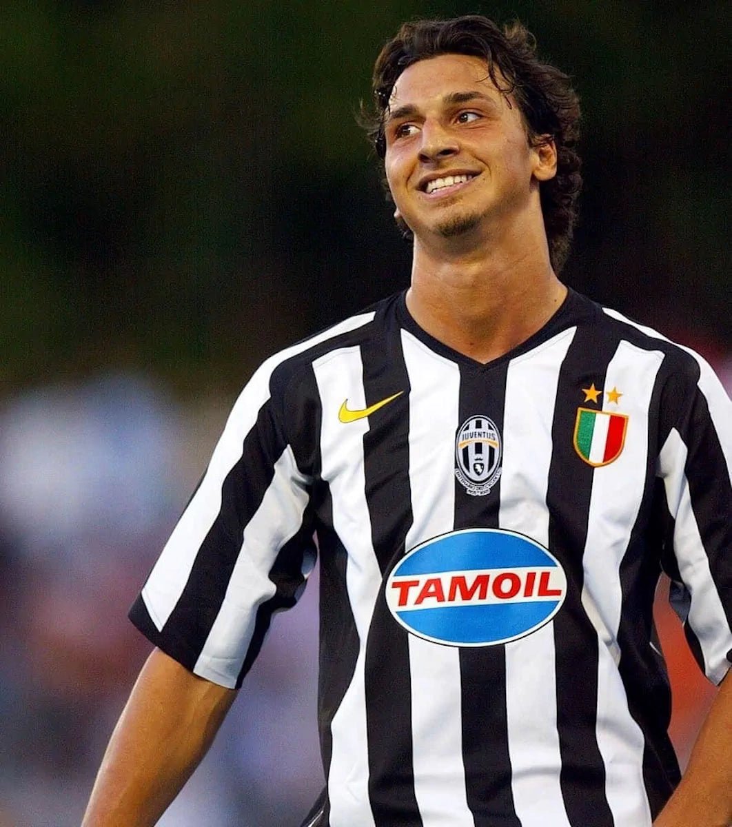 2005/06 Juventus Domicile (L) - Iconic Football Shop