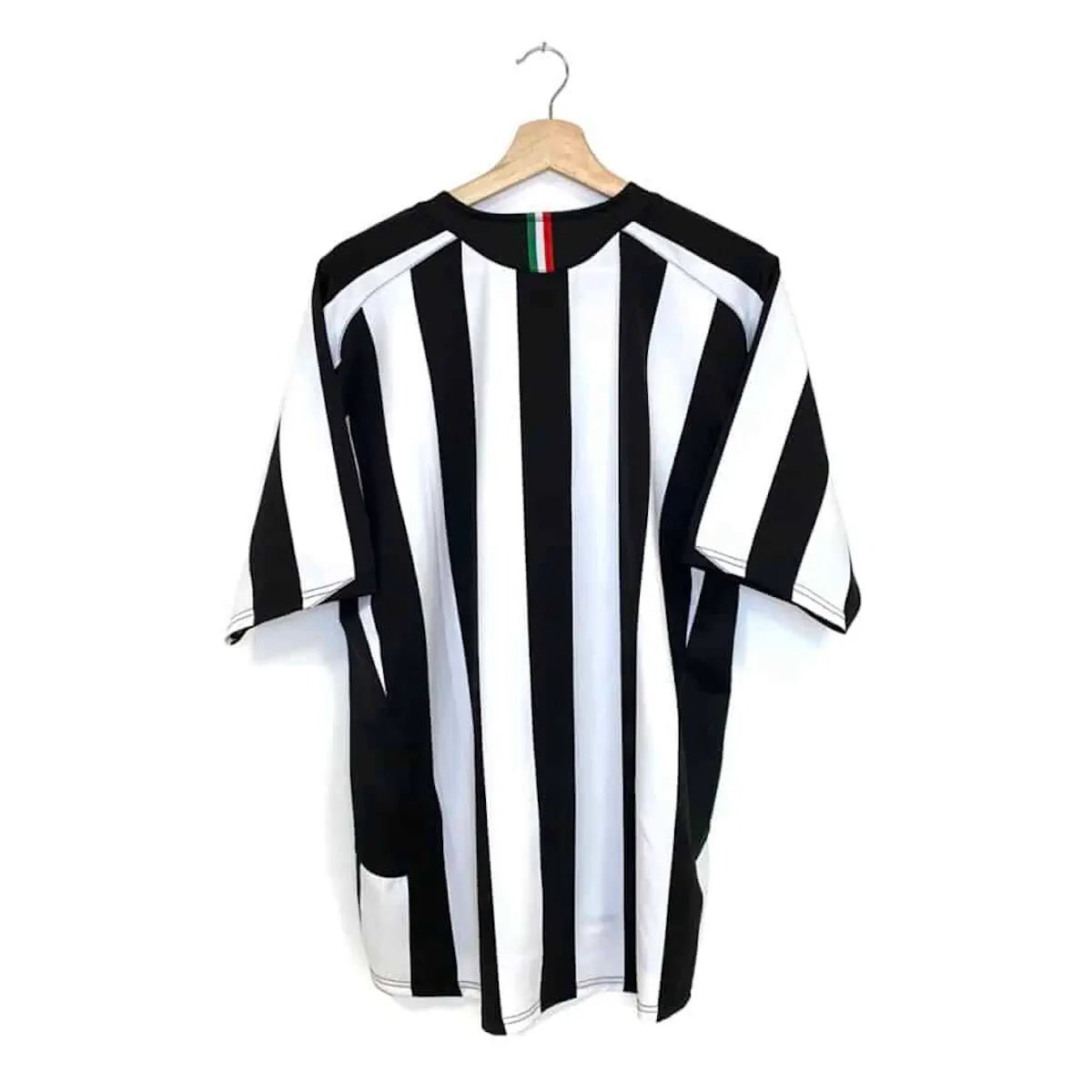 2005/06 Juventus Domicile (L) - Iconic Football Shop