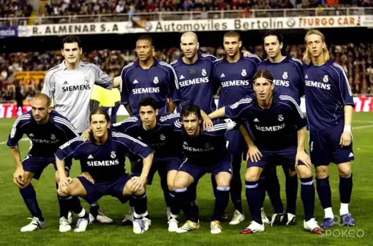 2005/06 Real Madrid Extérieur (2XL) - Iconic Football Shop