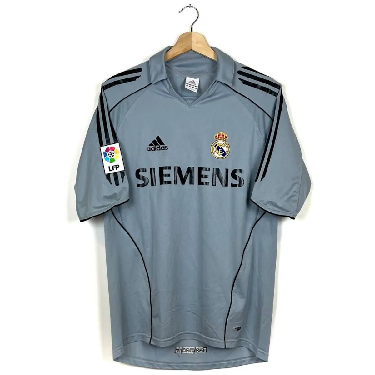 2005/06 Real Madrid Third (M) - Iconic Football Shop