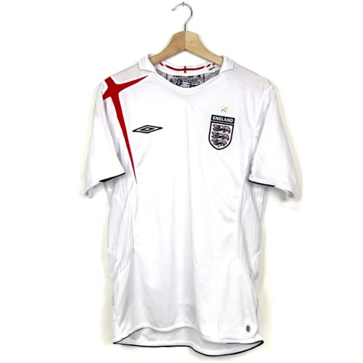 2005/07 Angleterre Domicile (S) - Iconic Football Shop