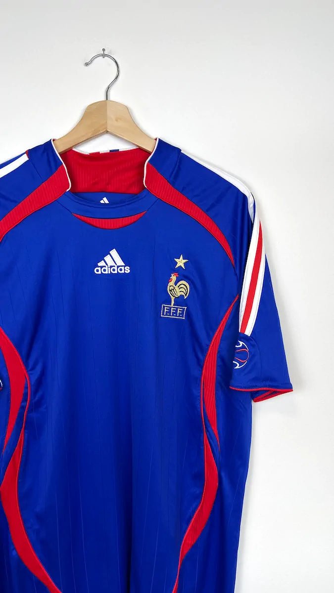 2006/07 France Domicile (L) - Iconic Football Shop