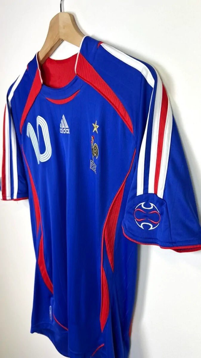2006/07 France Domicile - Zidane 10 (S) - Iconic Football Shop