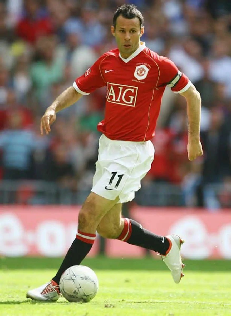 2006/07 Manchester United Domicile - Giggs 11 (XL) - Iconic Football Shop