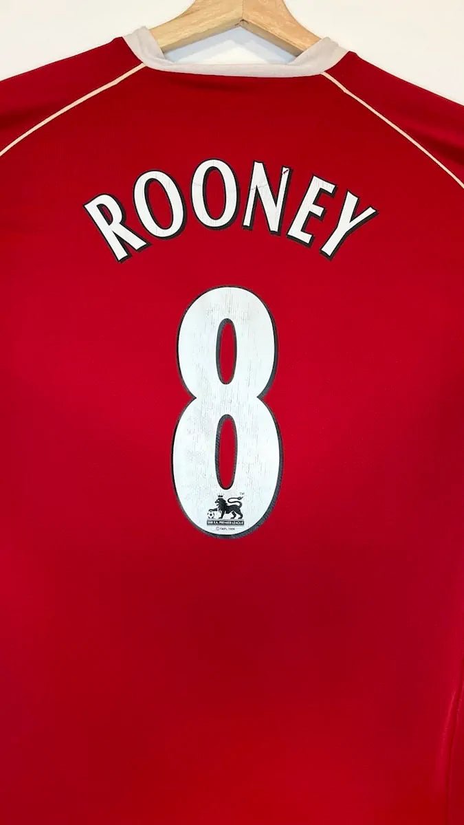 2006/07 Manchester United Domicile - Rooney 8 (L) - Iconic Football Shop