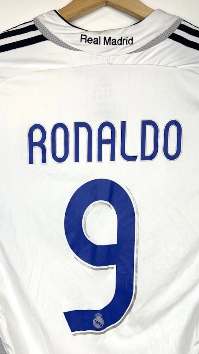 2006/07 Real Madrid Domicile - Ronaldo 9 (L) - Iconic Football Shop