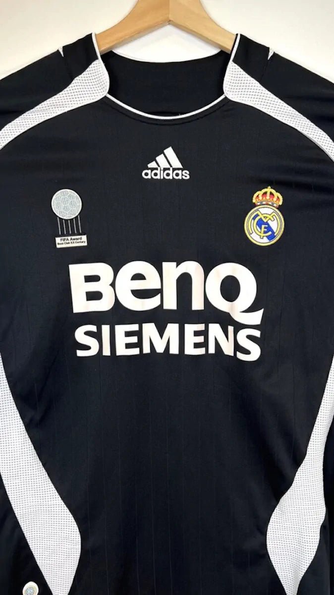 2006/07 Real Madrid Extérieur (L) - Iconic Football Shop