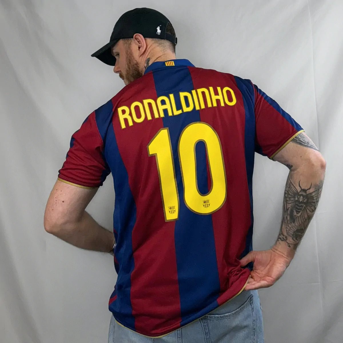 2007/08 Barcelone Domicile - Ronaldinho 10 (XL) - Iconic Football Shop