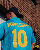 2007/08 Barcelone Extérieur - Ronaldinho 10 (L) - Iconic Football Shop