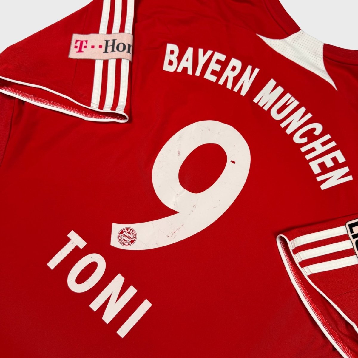 2007/08 Bayern Munich Domicile - Toni 9 (XL) - Iconic Football Shop