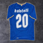 2007/08 Italie Domicile - Balotelli 20 (S) - Iconic Football Shop