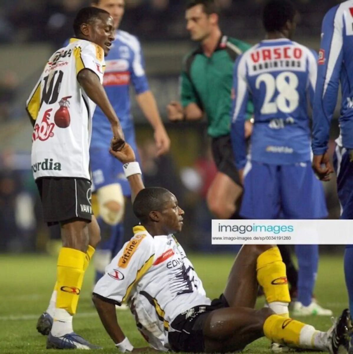 2007/08 Lokeren Domicile - Mbayo 10 *PRÉPARÉ/PORTÉ* (M) - Iconic Football Shop