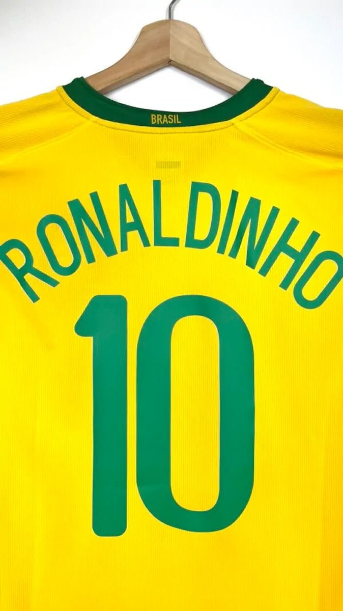 2008/10 Brésil Domicile - Ronaldinho 10 (XL) - Iconic Football Shop