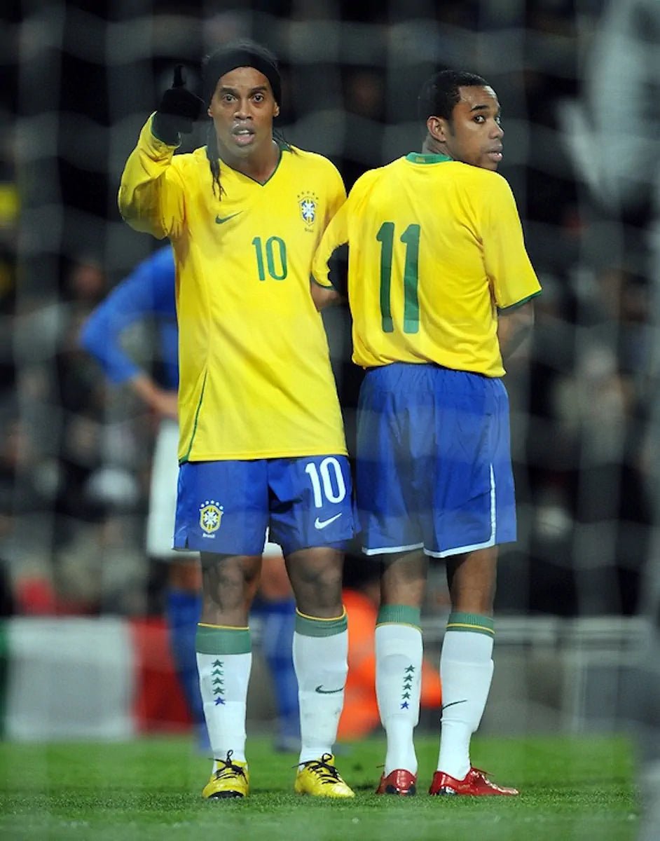 2008/10 Brésil Domicile - Ronaldinho 10 (XL) - Iconic Football Shop