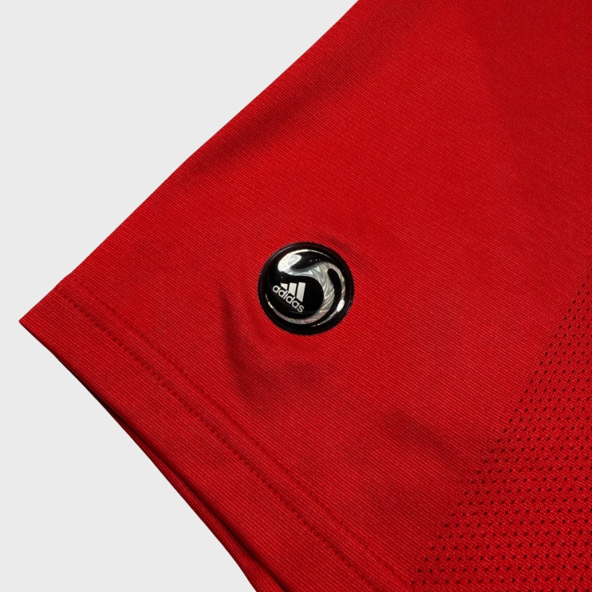 2008/10 Liverpool Domicile - Ngog 24 (L) - Iconic Football Shop