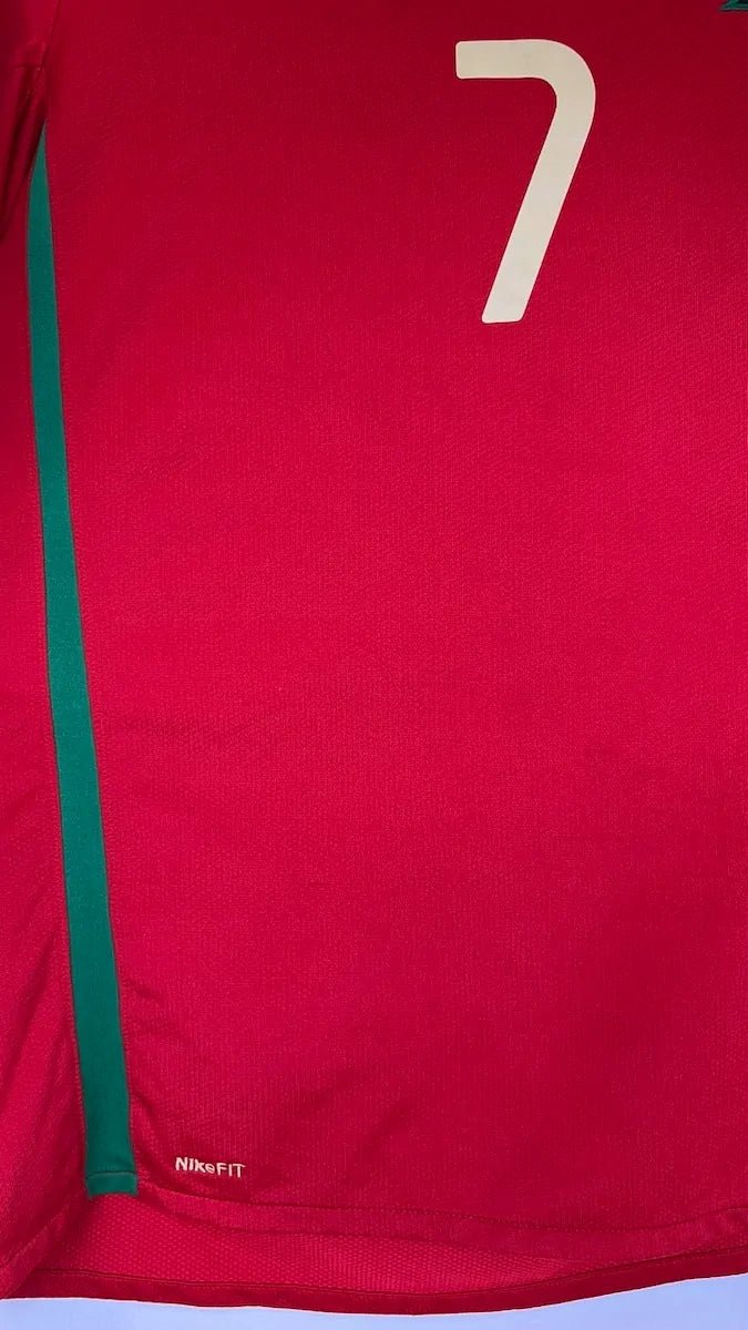 2008/10 Portugal Domicile - C.Ronaldo7 (M) - Iconic Football Shop