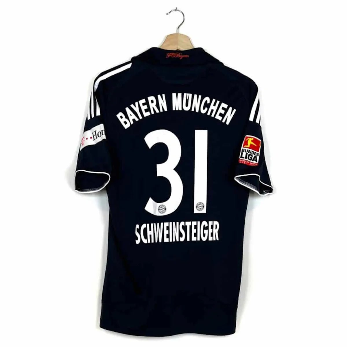 2009/10 Bayern Munich Extérieur - Schweinsteiger 31 (S) - Iconic Football Shop