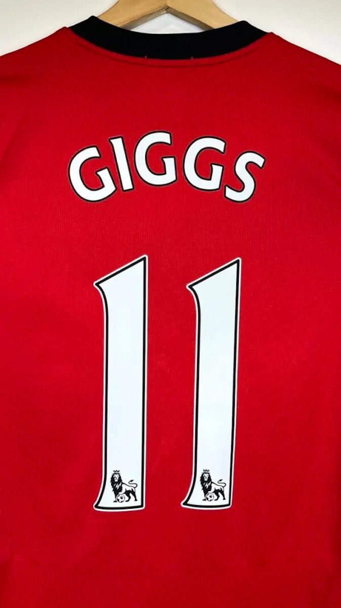 2009/10 Manchester United Domicile - Giggs 11 (M) - Iconic Football Shop