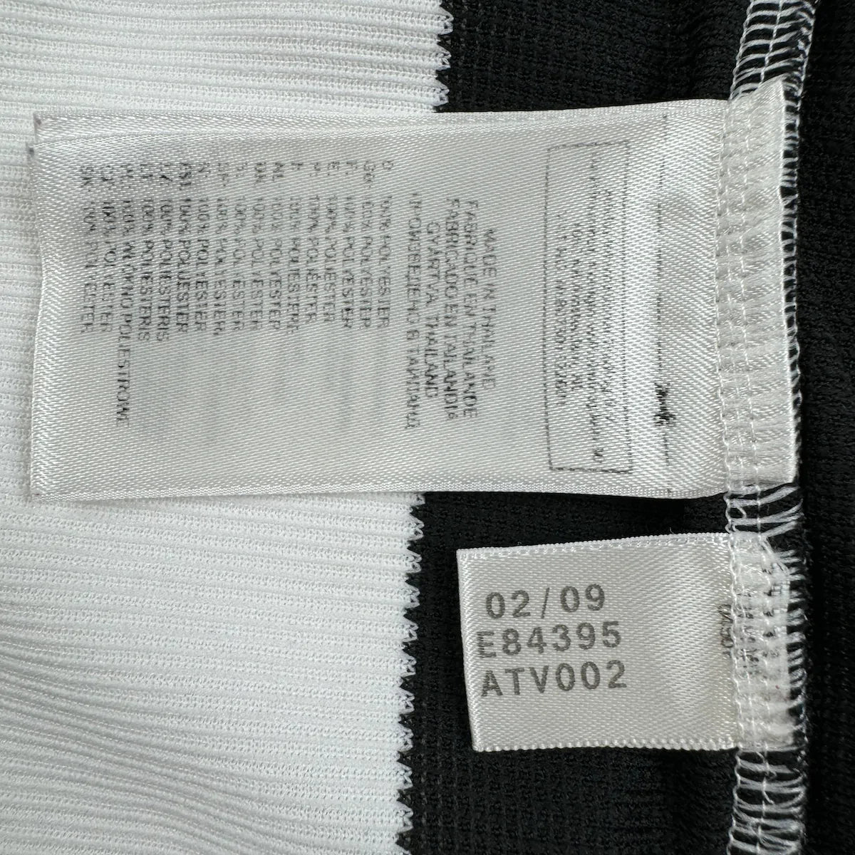 2009/10 Newcastle Domicile (L) - Iconic Football Shop