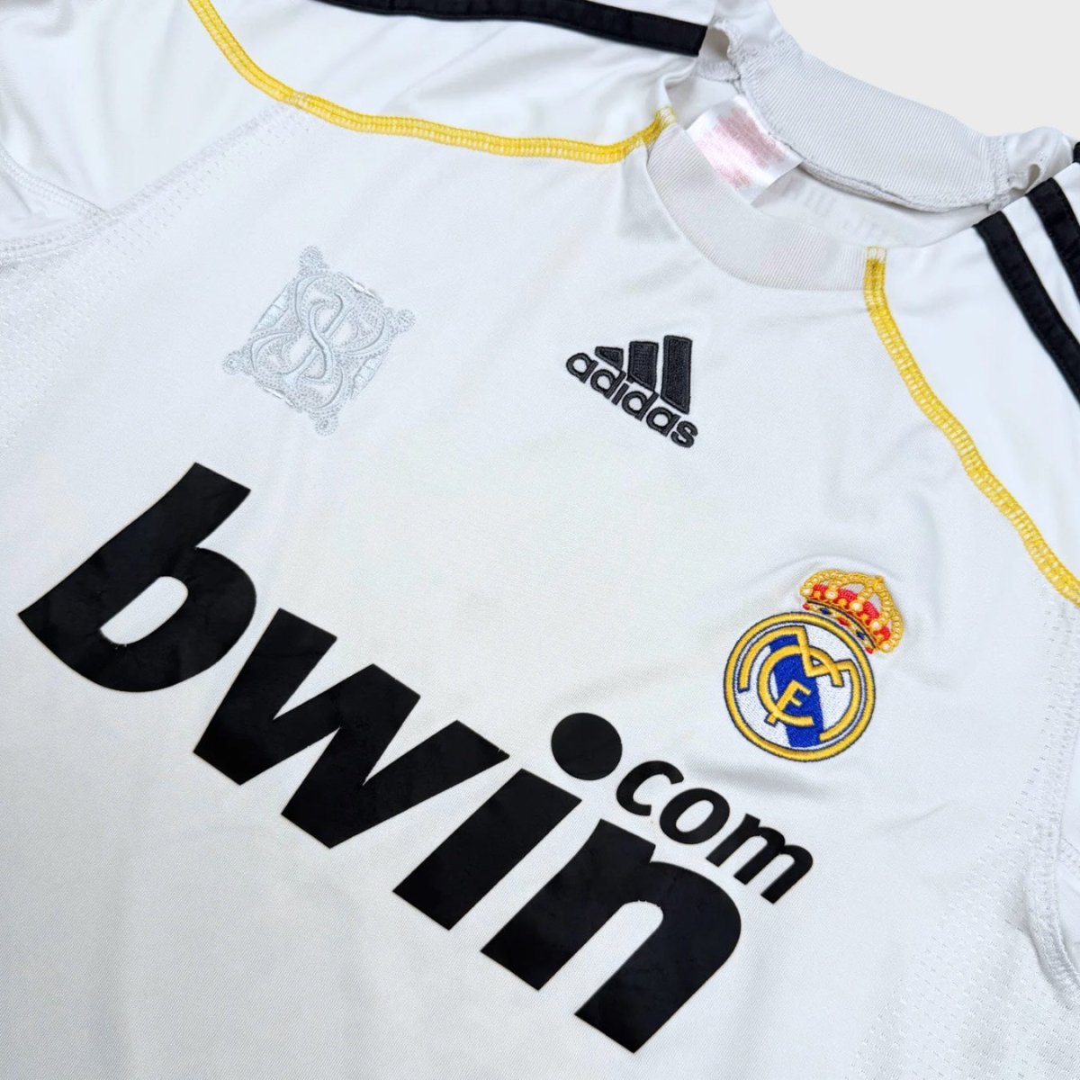 2009/10 Real Madrid Domicile (16a) - Iconic Football Shop