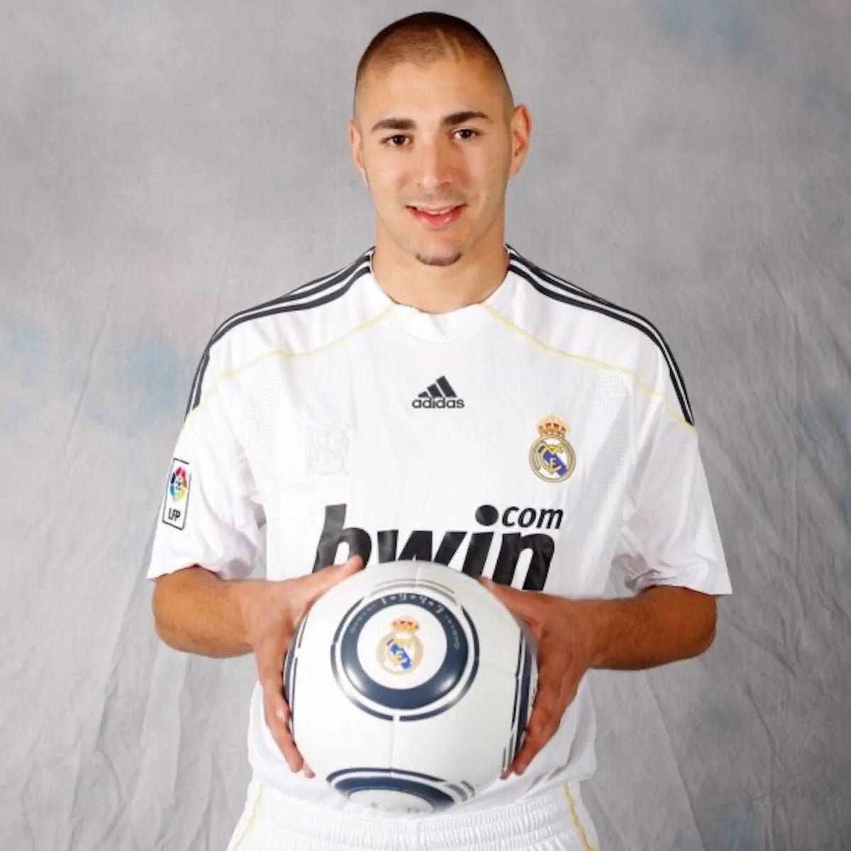 2009/10 Real Madrid Domicile - Benzema 11 (S) - Iconic Football Shop