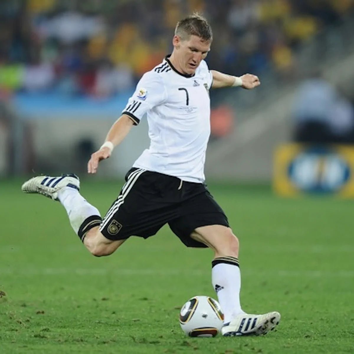 2010/11 Allemagne Domicile - Schweinsteiger 7 (M) - Iconic Football Shop