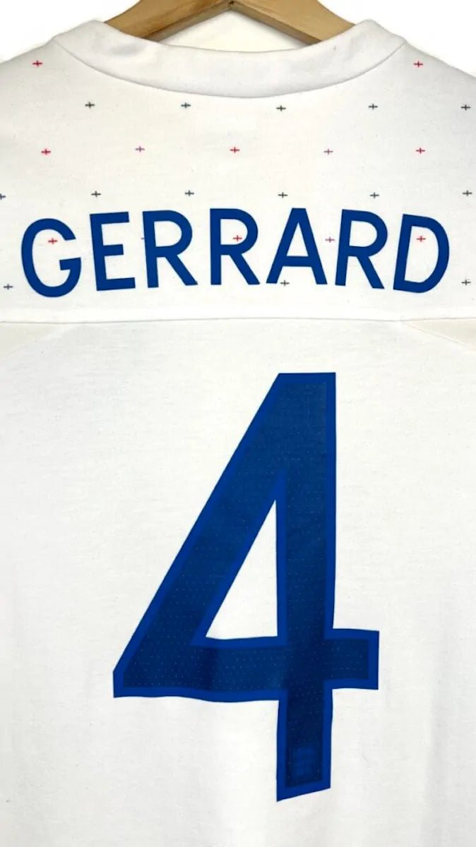 2010/11 Angleterre Domicile - Gerrard 4 (S) - Iconic Football Shop