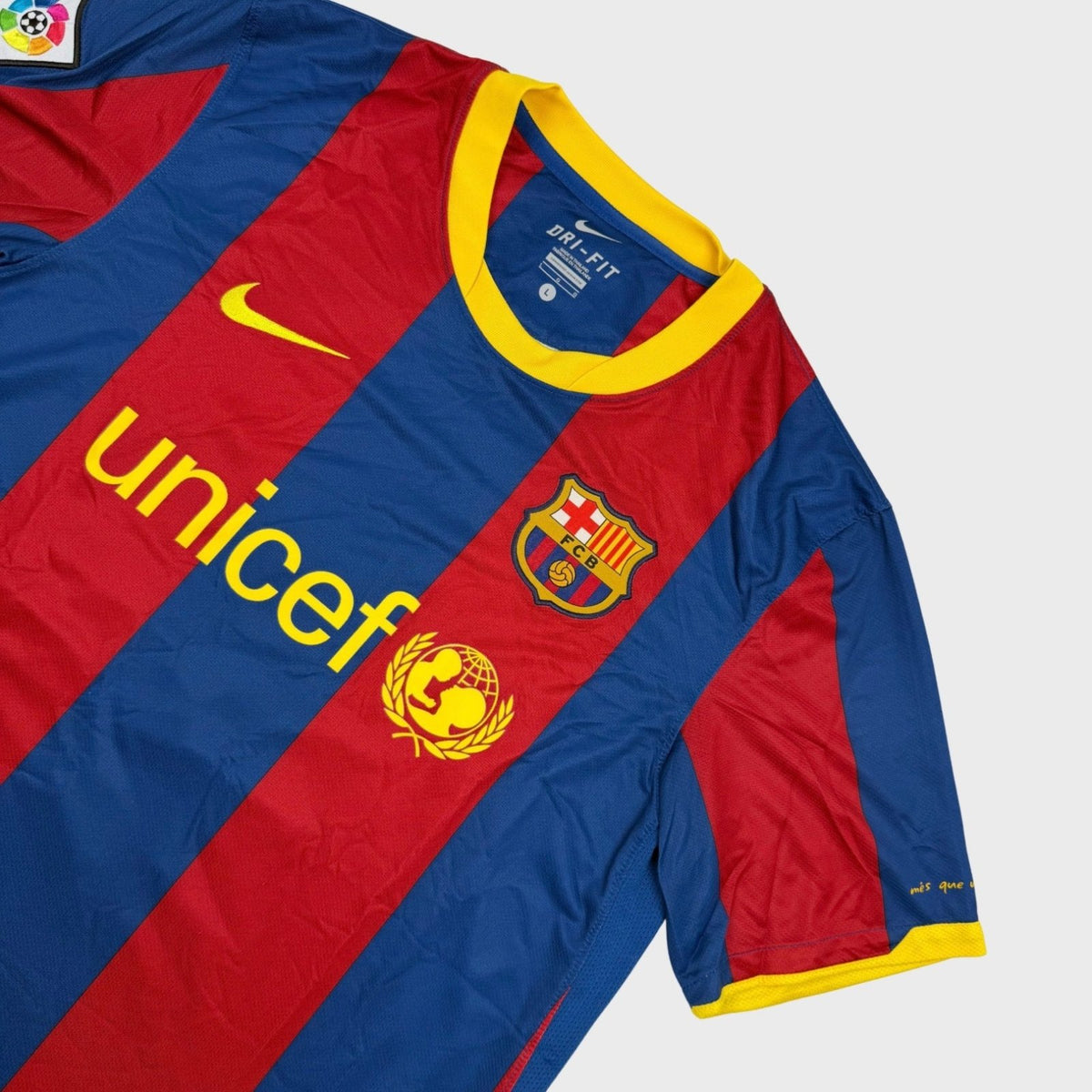 2010/11 Barcelone Domicile - Messi 10 (L) - Iconic Football Shop