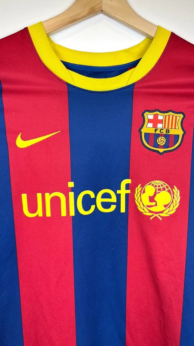2010/11 Barcelone Domicile - Messi 10 (XL) - Iconic Football Shop
